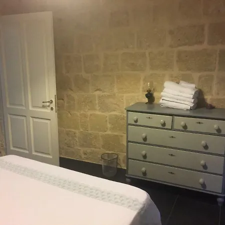 Farmhouse With Private Pool In Gæstehus Zurrieq