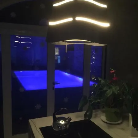 Farmhouse With Private Pool In Gæstehus *
